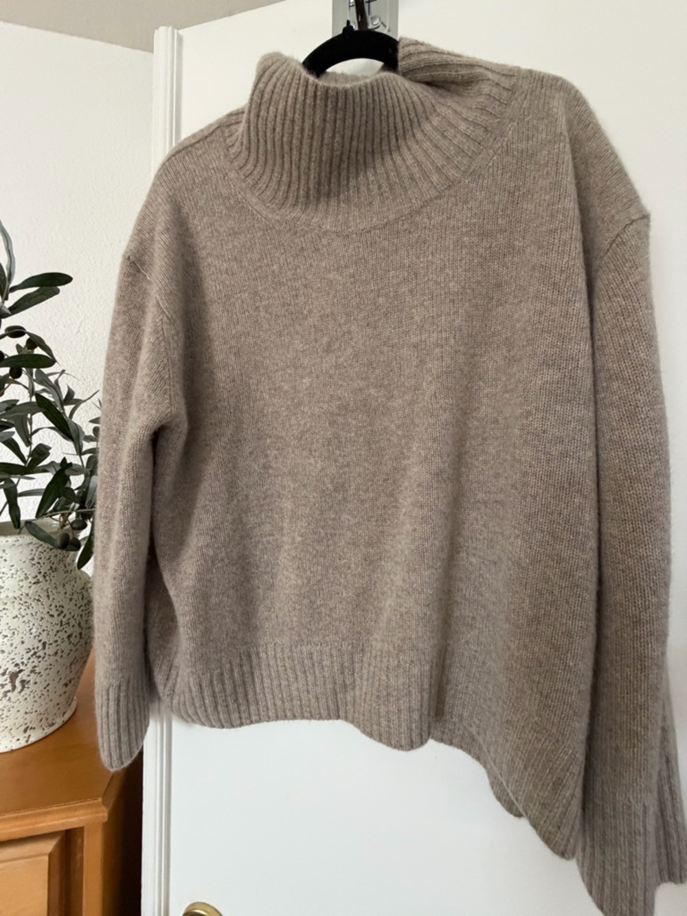 NWT Banana Republic Cashmere Women's Cozy High-Neck Sweater in Heather Taupe